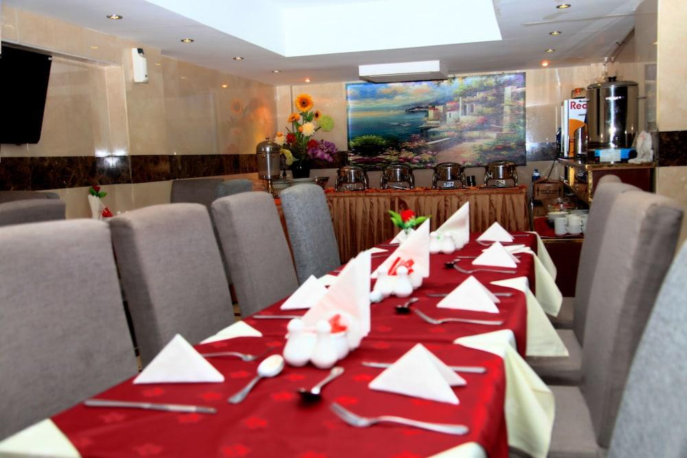 Saffron Hotel Dubai Buitenkant foto